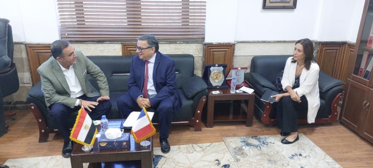 رئيس الخدمات البيطرية يبحث مع المستشار الزراعي الفرنسي الإقليمي التعاون المشترك