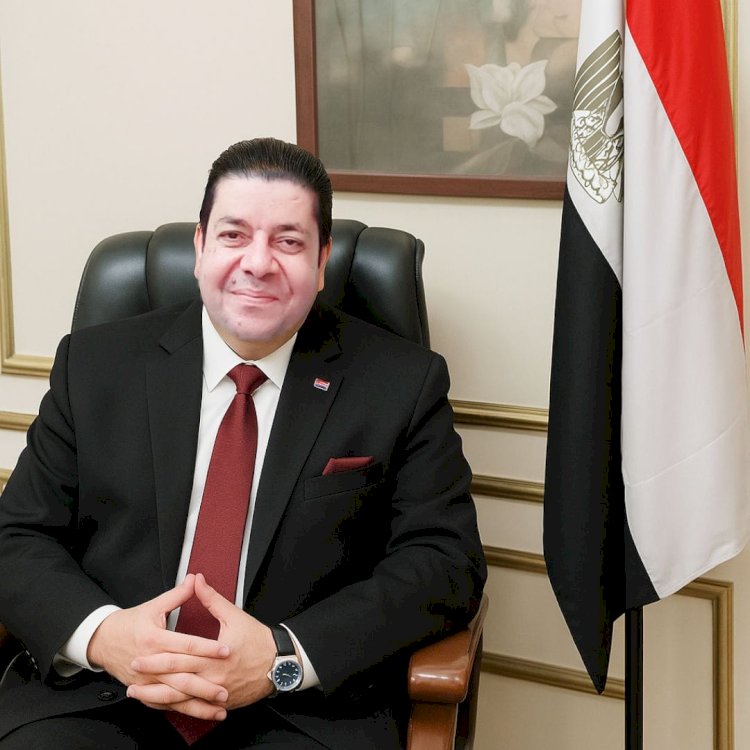 مرايا في بلاط العميان .. رواية جديدة تكشف وحدة الشعب المصري في زمن المماليك