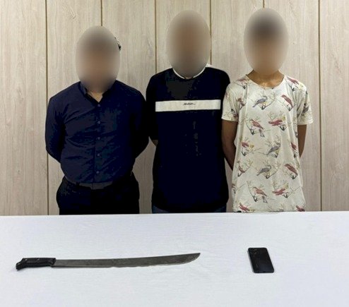 حقيقة فيديو قيام شخص ونجله بالتعدى بالضرب على آخر بالقاهرة