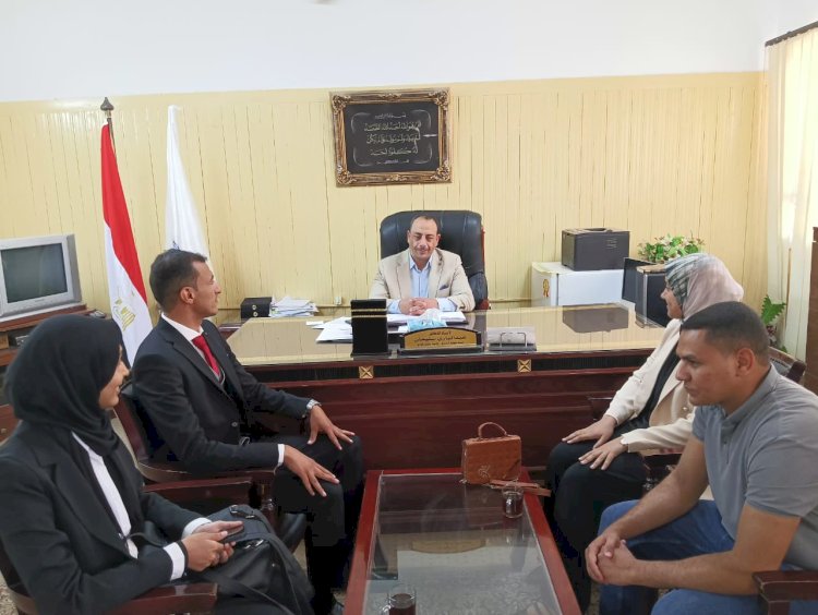 عميد "حقوق قنا" يستقبل المعيدين الجدد