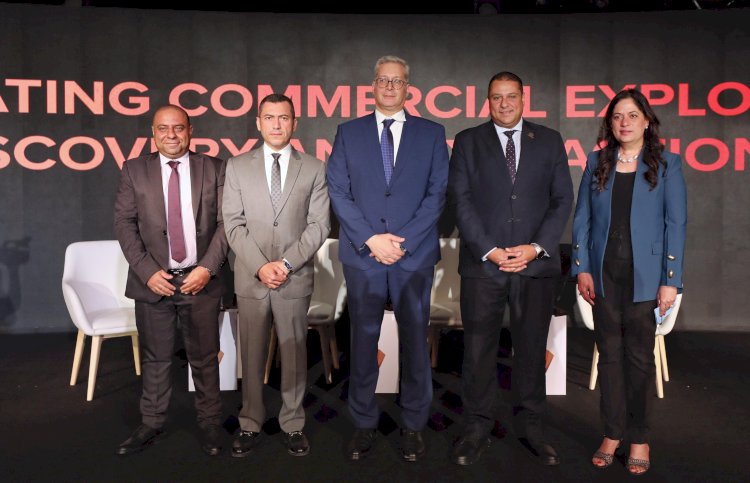 وزير البترول يشهد جلسة تحويل هيئة الثروة المعدنية لكيان اقتصادي