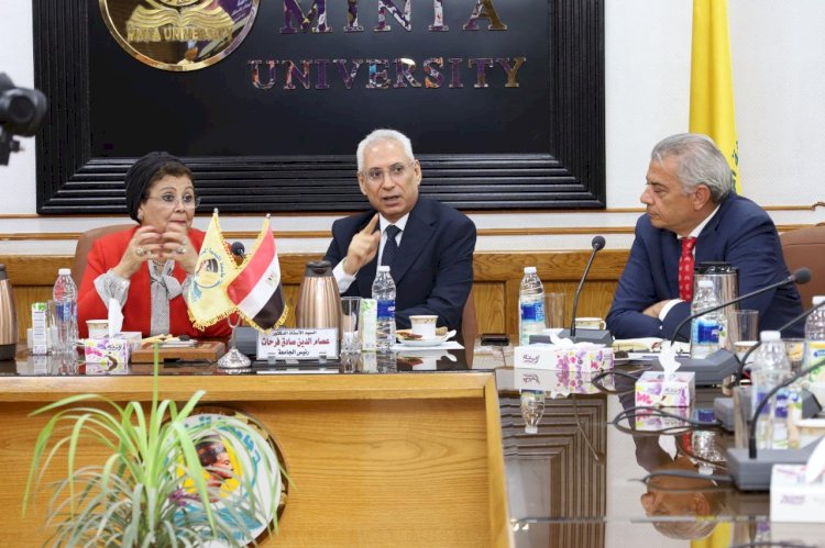 رئيس جامعة المنيا يستقبل نائب وزير الصحة في إطار مبادرة "ألف يوم ذهبية"