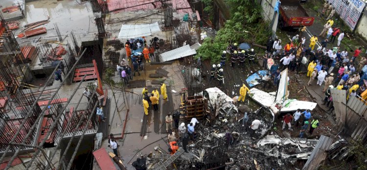 الكشف عن سبب سقوط طائرة هندية.. نص المحادثة بين الكابتن والمساعد