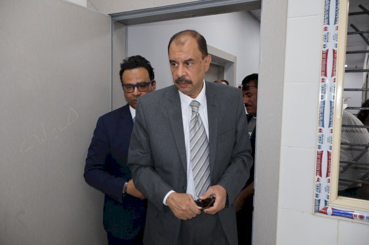 محافظ سوهاج يتفقد التشغيل التجريبي للمركز الطبي بحي الكوثر