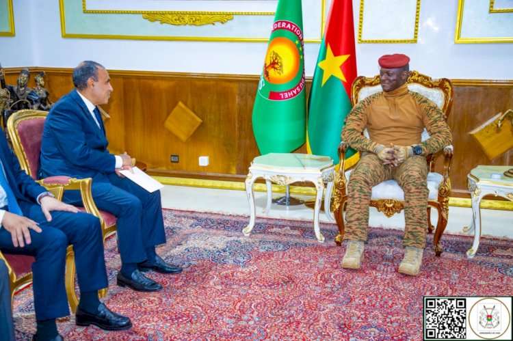 وزير الخارجية يسلم رسالة خطية من الرئيس السيسي إلى رئيس بوركينا فاسو