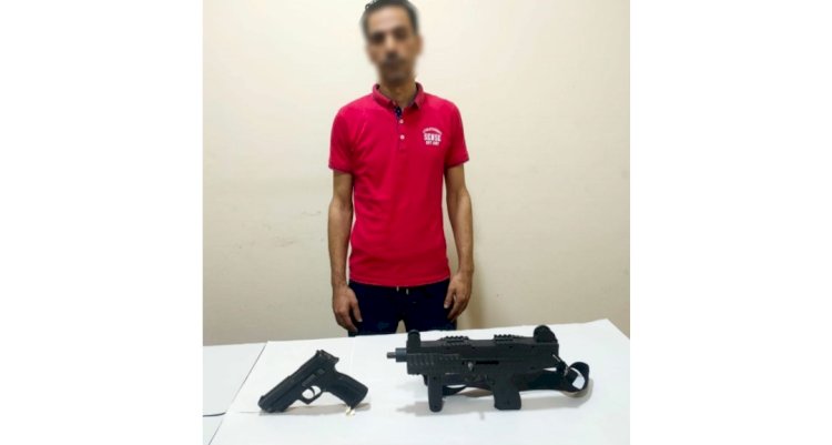 نكشف فيديو قيام سمسار عقارات تصوير نفسه وبحوزته أسلحة بالغربية