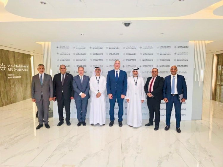 وزير البترول يجتمع  بمجموعة موانئ أبوظبي لمتابعة التعاون الإقليمي المشترك