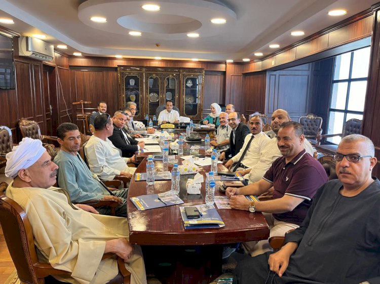 الغرفة التجارية بسوهاج توقع بروتوكول تعاون مع هيئة البريد المصري