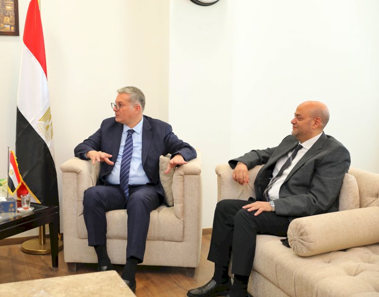 وزير البترول يلتقي نائب رئيس شركة أباتشي الأمريكية و رئيس شركة خالدة للبترول