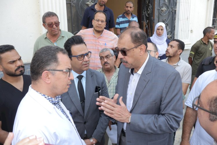 محافظ سوهاج يطمئن علي الخدمات الطبية بمستشفى سوهاج التعليمي