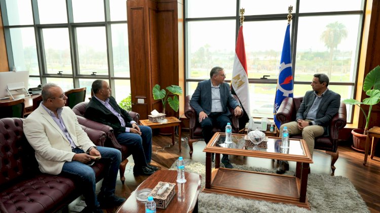 وزير البترول والثروة المعدنية يلتقي محافظ السويس في مستهل زيارته للمحافظة