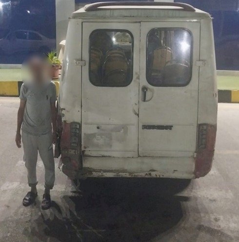 ضبط سيارة "سرفيس"  بدون لوحات معدنية بالشرقية