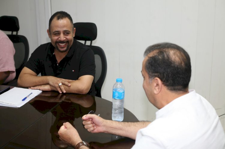 رئيس جامعة جنوب الوادي يترأس اجتماعًا لإطلاق تطبيق تعزيز الولاء المؤسسي