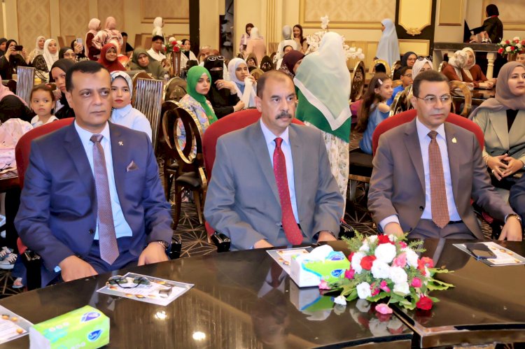 محافظ سوهاج يشهد احتفالية تكريم أوائل الشهادات بمدرسة الأرقم للبنات