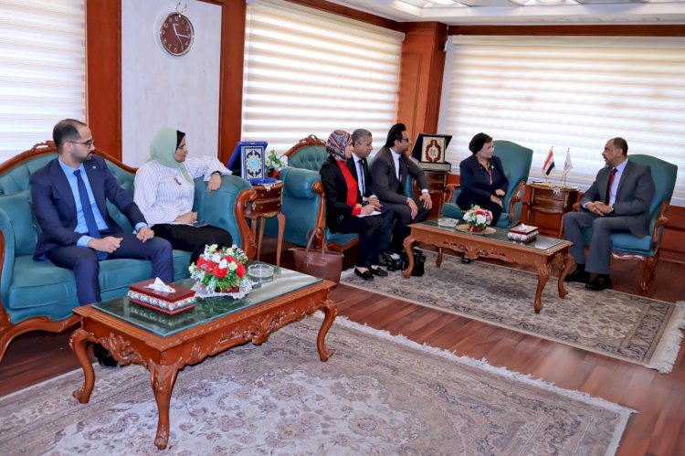 محافظ سوهاج يستقبل نائب وزير الصحة والسكان