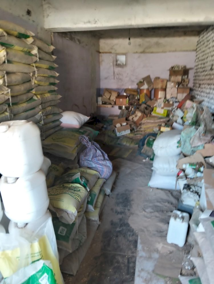 تموين كفرالشيخ...ضبط 719  عبوة مبيدات زراعية منتهية الصلاحيه