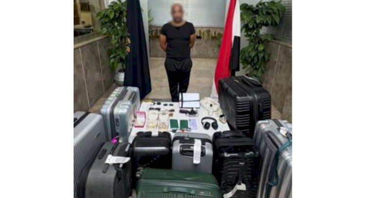 ضبط سائق سيارة لقيامه بسرقة حقائب اجنبيتين بالقاهرة