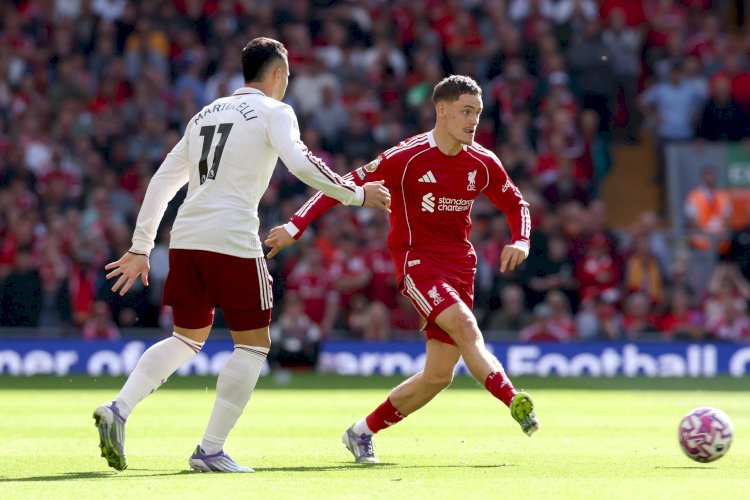 ليفربول يفوز على آرسنال ويتصدر البريميرليج