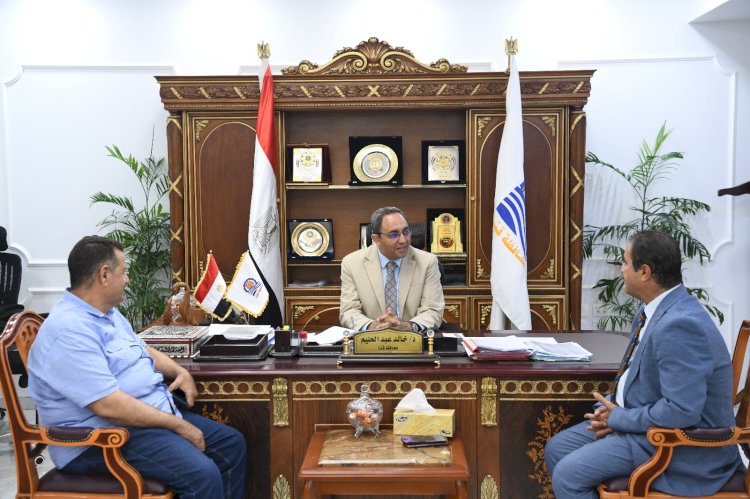 محافظ قنا يستقبل رئيس فرع البنك الزراعي المصري الجديد