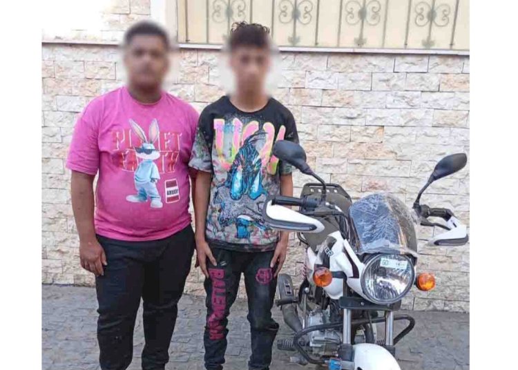 ضبط المتهمين  بالتعدى على طفل  بالضرب أثناء سيره بالطريق العام بالقاهرة