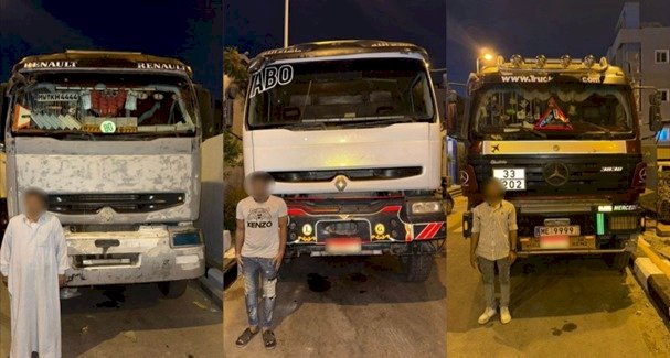 نكشف فيديو سائقي سيارات نقل محملة بمخلفات بناء واصطدامها بسيارة عمدابالقاهرة