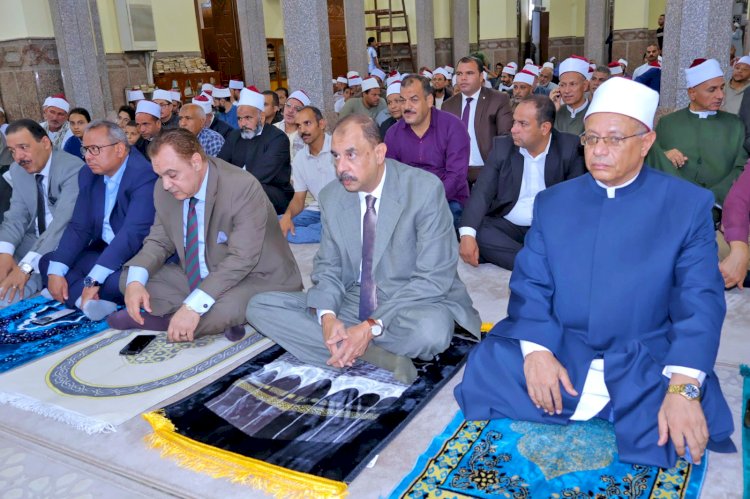 محافظ سوهاج يشهد احتفال الأوقاف بذكرى المولد النبوي الشريف بمسجد " العارف بالله"