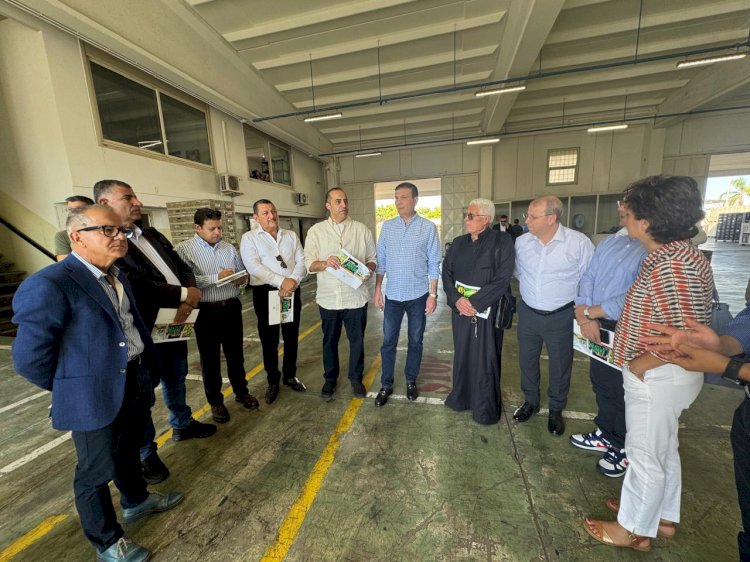 "فاروق وفوزي" يتفقدان محطة تعاونية لإنتاج وتعبئة الخضروات والفاكهةبايطاليا