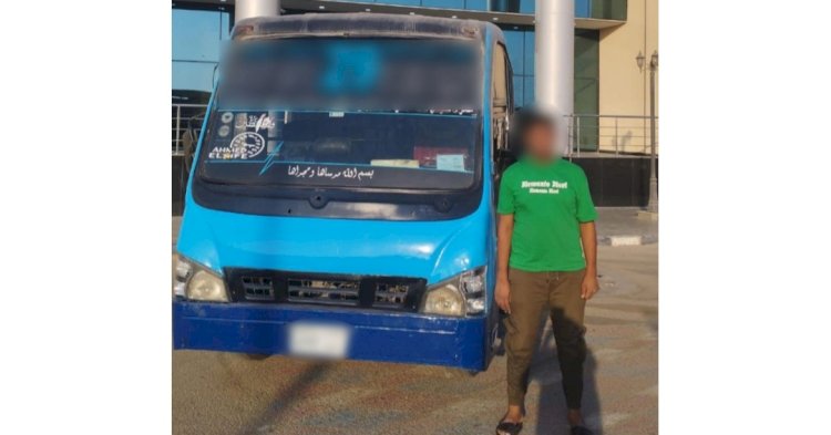 ضبط سائق سيارة نقل جماعى لقيامه  بتعاطى المواد المخدرة أثناء نقل الركاب بالجيزة