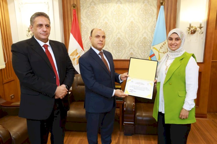 محافظ كفرالشيخ يكرم المتميزين بالقطاع الصحي