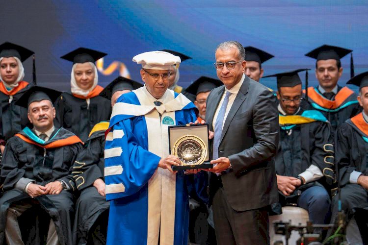 بنك ناصر الاجتماعي يشارك في احتفالية تخرج طلاب مدينة زويل للعلوم والتكنولوجيا 