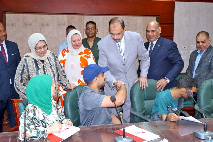 " سراج " يسلم عدد 25 عقدا للأشخاص ذوي الإعاقة للعمل بالقطاع الخاص