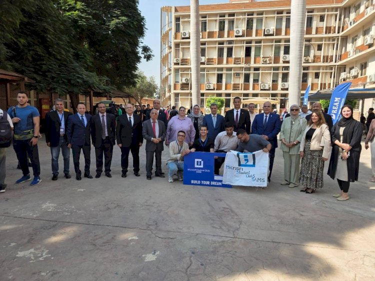 أكاديمية السادات" تفتتح أول معرض كتاب في أجواء احتفالية مبهجة