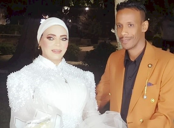 الزميل محمد خليل يسطو علي قلب جميلة جميلات الصعيد الآنسة منال سيد محمد