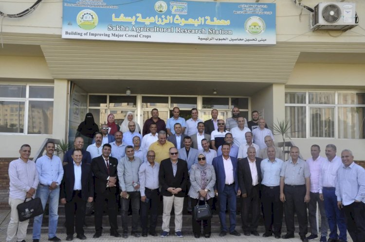 رئيس البحوث الزراعية يبحث تطوير أداء المحطات البحثية بالوجه البحري
