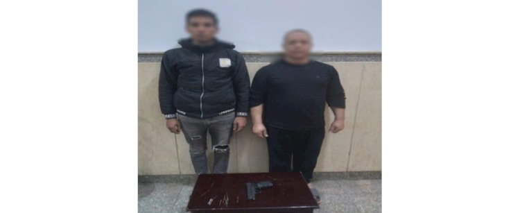 كشف فيديو  أحد الأشخاص حاملاً سلاح نارى خلال مشادة كلامية بالإسماعيلية