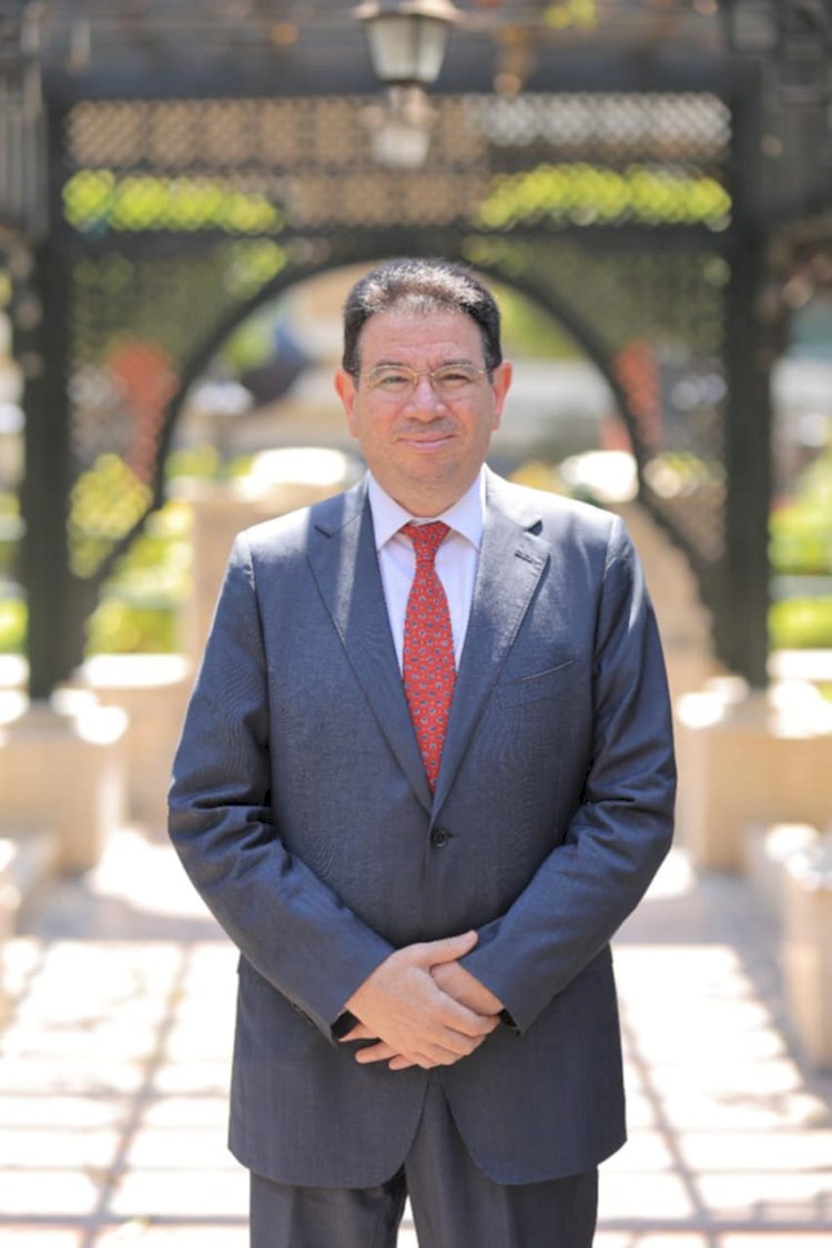 رامي نصر يواجه حملات التشويه بالعمل الميداني