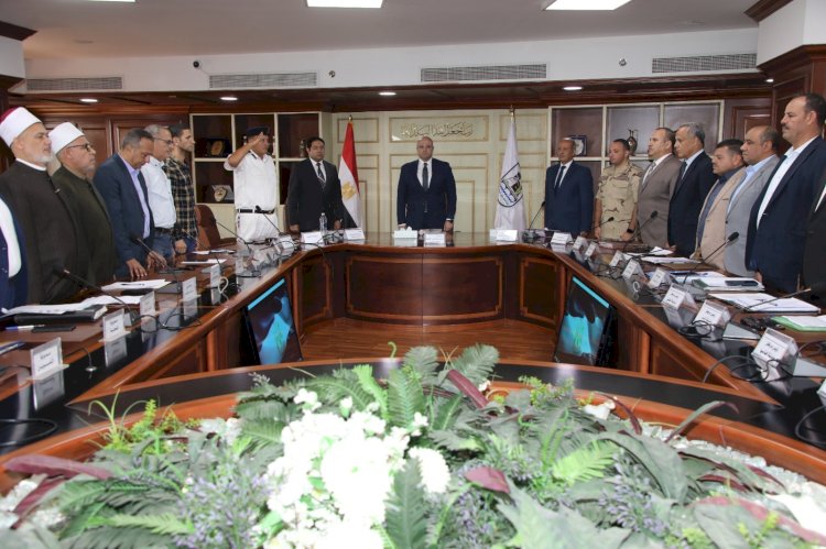 محافظ بني سويف يُهنئ أعضاء المجلس التنفيذي بذكرى انتصارات أكتوبر المجيدة