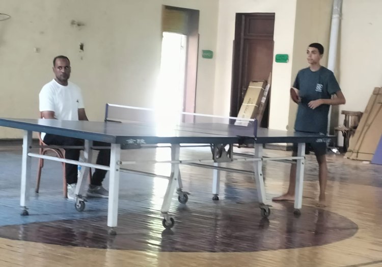 جرجس كمال ابن مدرسة المحارزه الاعدادية بأبو تشت يتألق فى رياضة تنس الطاولة