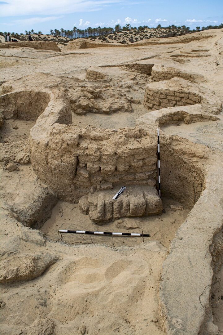 العثور علي قلعة حربية لتأمين حدود مصر قرب غزة من 3 آلاف سنه