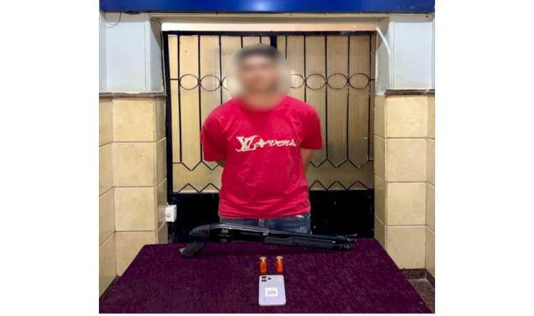 القبض علي عاطل لقيامه بتهديد الأهالى بالاسلحة بالمنوفية