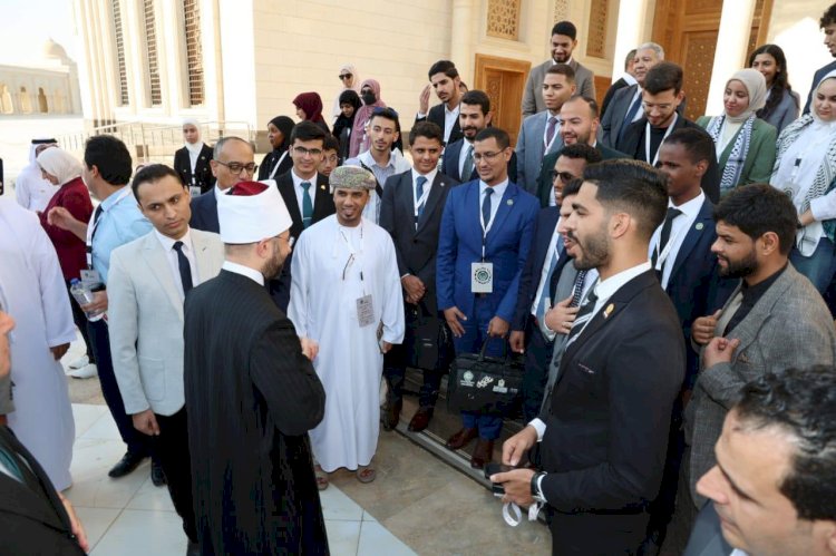 وزير الأوقاف يلتقي وفد شباب البرلمان العربي بالمركز الثقافي الإسلامي