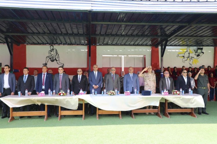 محافظ المنيا يشهد احتفالية المدرسة البريطانية بمناسبة ذكرى انتصارات أكتوبر المجيدة