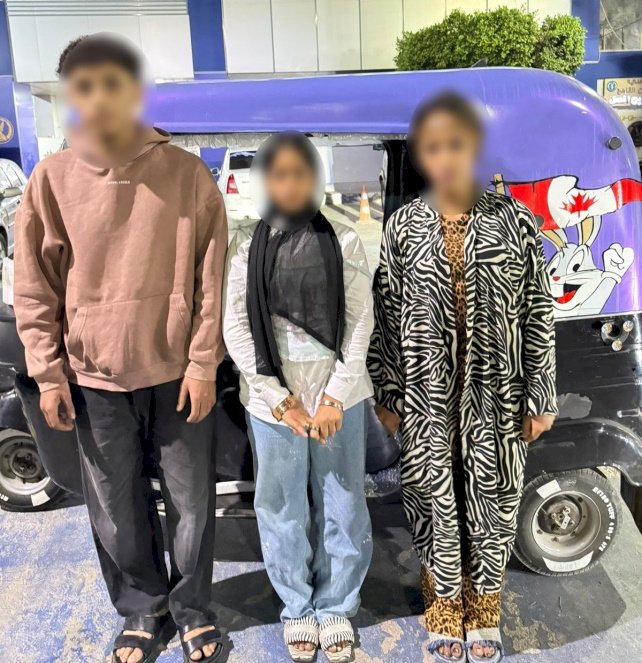 نكشف فيديو استقلال فتاتين "توك توك" بملابس خادشة للحياء