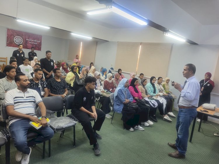 ورشة في مهارات الابتكار المؤسسي و مهارات ريادة الأعمال  بكلية الزراعة جامعة قنا