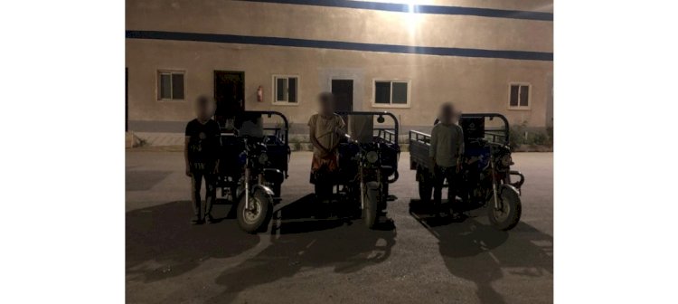 ضبط  3 سائقي تروسيكل لقيامهم بآداء حركات إستعراضية بطريق القاهرة / الإسماعيلية