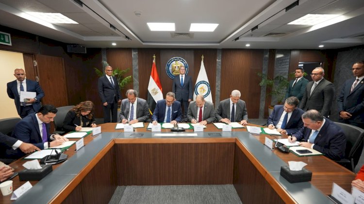 وزير البترول يشهد  عقد تمويل مشروع الإيثانول مع تحالف مصرفي  ب ١٤٥ مليون دولار