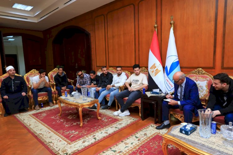 رئيس جامعة كفر الشيخ يجتمع مع الطلاب ذوي الهمم عقب فعاليات مبادرة تمكين