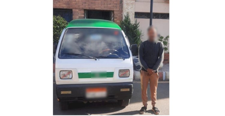 ضبط سائق لعدم إلتزامه بخط السير بالبحيرة