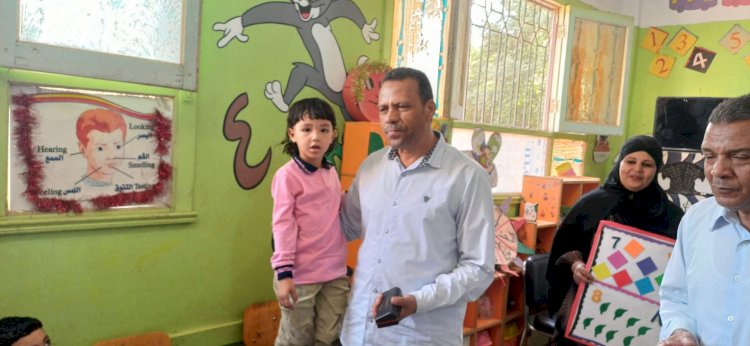 عبدالواحد يرصد واقع الدراسة ميدانيًا بمدارس الشرقي سمهود