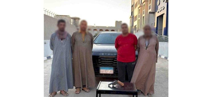 ضبط 4 أشخاص لقيامهم بإحتجاز مالك شركة لقيامه بالنصب عليهم بالقاهرة